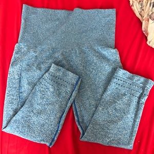 Gym shark slightly cropped leggings. Size medium